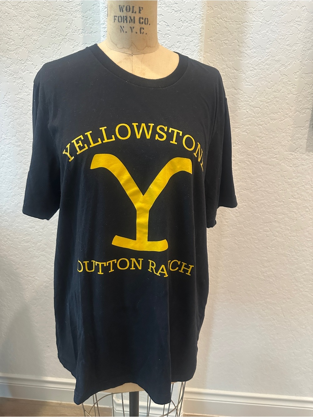 Yellowstone Dutton Ranch Graphic T-Shirt - Black/Yellow
